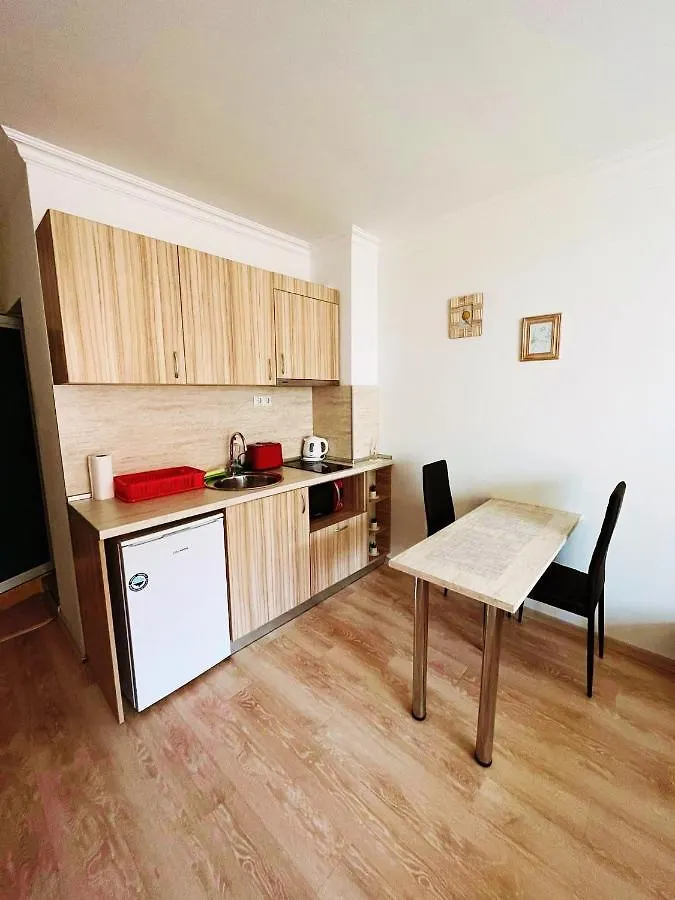 Lovely Studio Apartment On The Beach Бургас 0*,