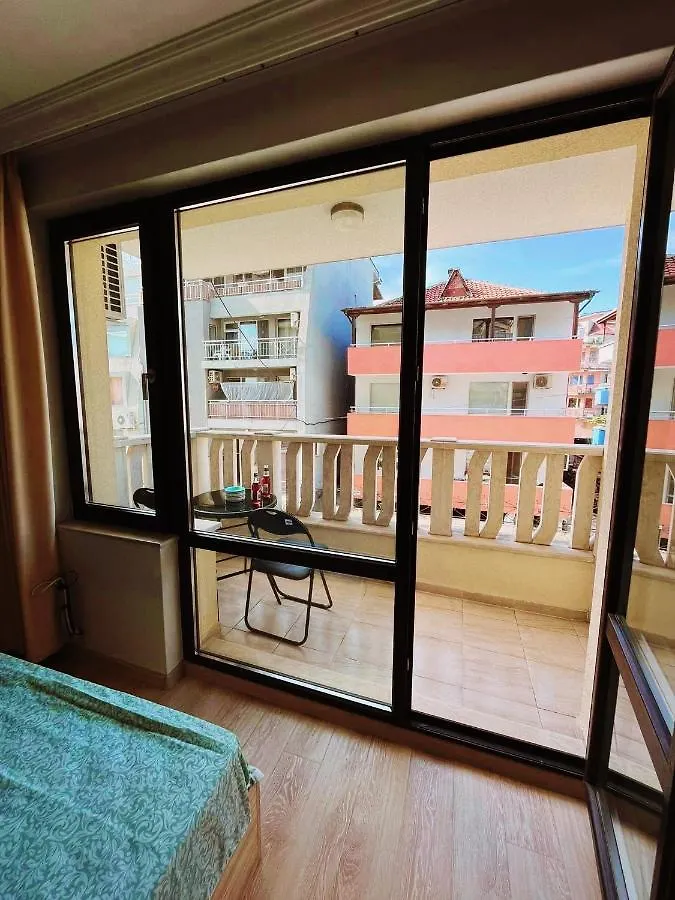 Lovely Studio Apartment On The Beach Бургас