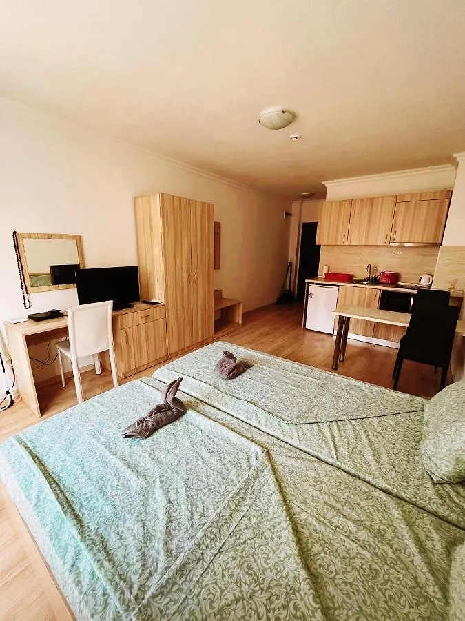 Lovely Studio Apartment On The Beach contacts